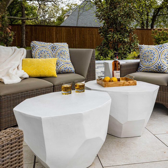 Cathenna - Medium Coffee Table