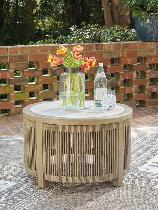 Spooners Cove Round Cocktail Table