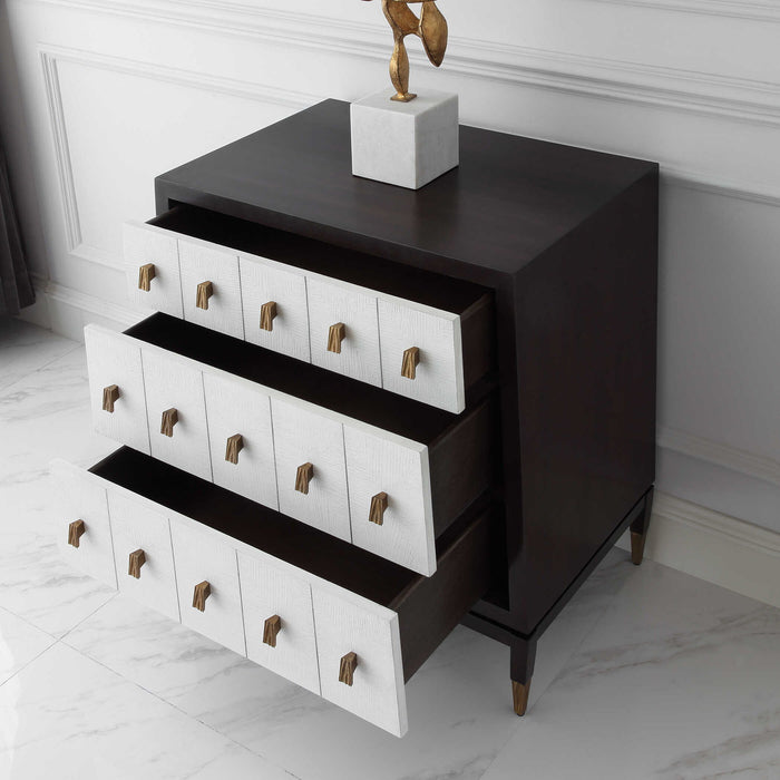 Pyramid - Chest