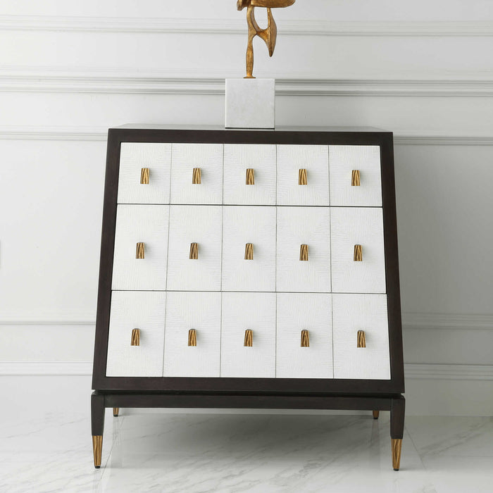 Pyramid - Chest