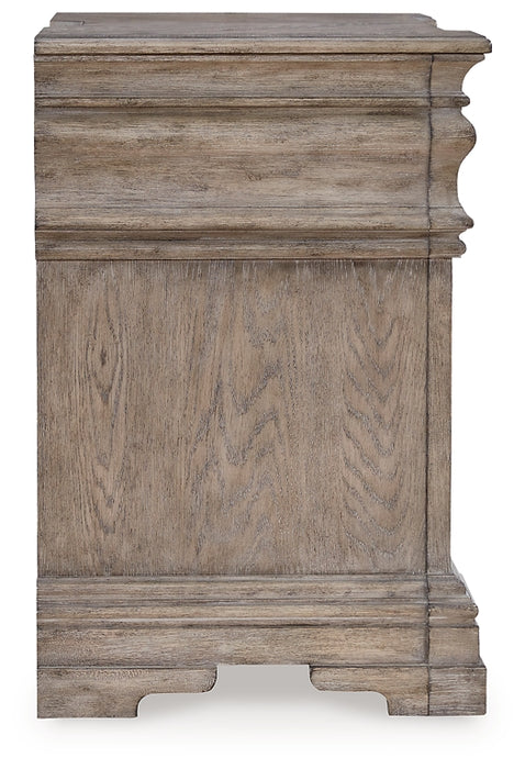 Blairhurst California King Panel Bed with Mirrored Dresser, Chest and Nightstand