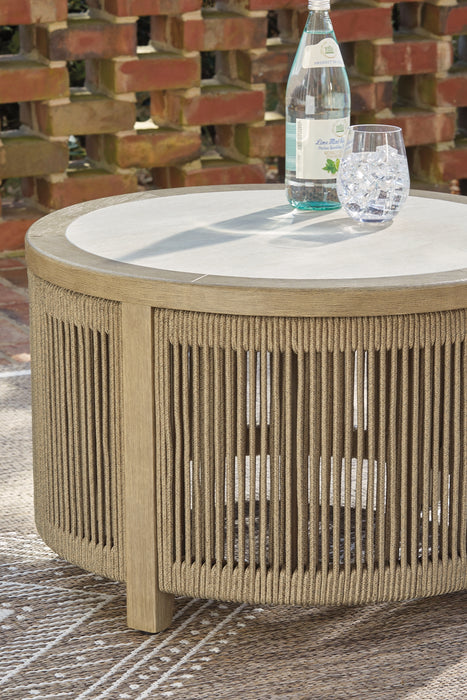 Spooners Cove Round Cocktail Table